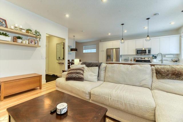 147 Savanna Walk Ne, Home with 3 bedrooms, 2 bathrooms and 2 parking in Calgary AB | Image 3
