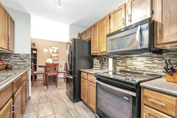 303 - 7031 Gray Drive, Condo with 2 bedrooms, 1 bathrooms and 1 parking in Red Deer AB | Image 3