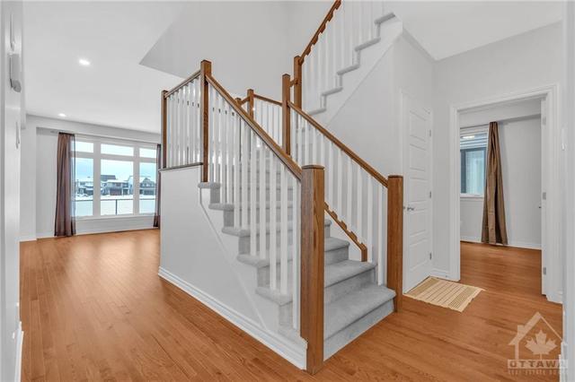 696 Moonflower Crescent, House detached with 5 bedrooms, 4 bathrooms and 4 parking in Ottawa ON | Image 13