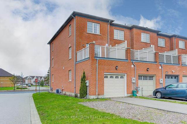 2718 Bur Oak Ave, House attached with 2 bedrooms, 3 bathrooms and 5 parking in Markham ON | Image 32