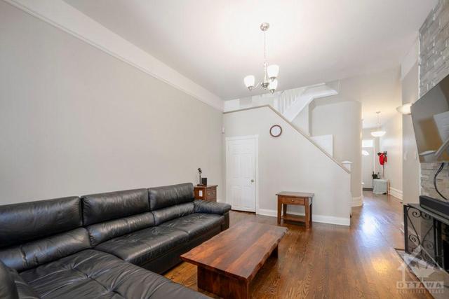 123 York Street, Home with 2 bedrooms, 3 bathrooms and 2 parking in Ottawa ON | Image 10