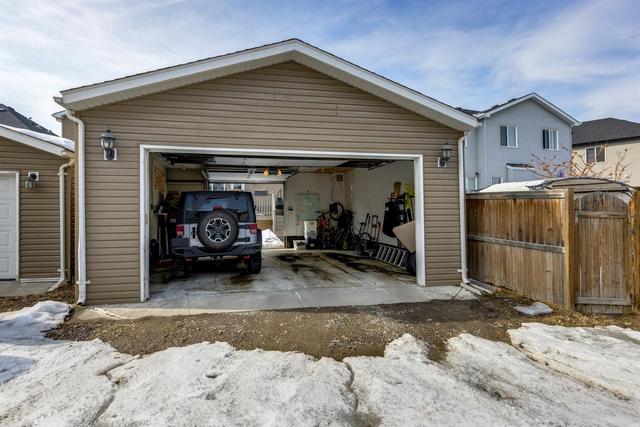 34 Autumn Green Se, Home with 3 bedrooms, 2 bathrooms and 2 parking in Calgary AB | Image 29
