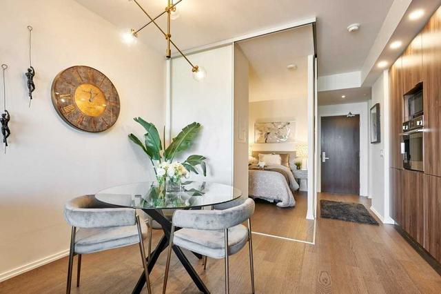 4401 - 70 Temperance St, Condo with 2 bedrooms, 2 bathrooms and 0 parking in Toronto ON | Image 8