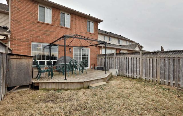 826 Mckay Cres, House attached with 3 bedrooms, 3 bathrooms and 3 parking in Milton ON | Image 24