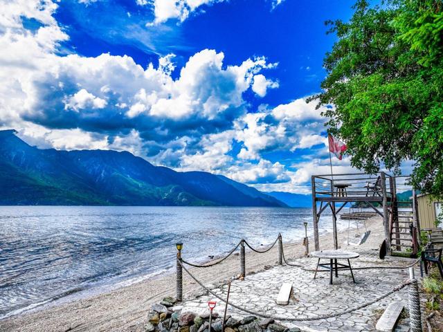 12337 Highway 3a, House detached with 4 bedrooms, 3 bathrooms and null parking in Central Kootenay A BC | Image 38