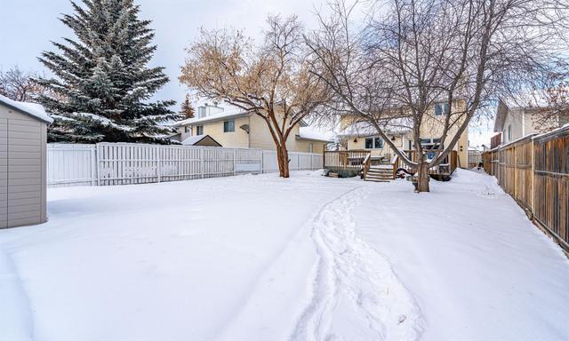 332 Riverglen Drive Se, House detached with 3 bedrooms, 1 bathrooms and 4 parking in Calgary AB | Image 28