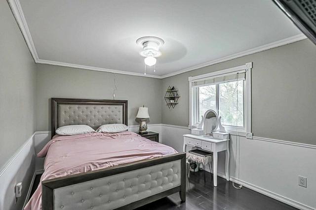 19 Macklingate Crt, House detached with 3 bedrooms, 3 bathrooms and 2 parking in Toronto ON | Image 7