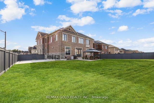 1 Mary Natasha Crt, House detached with 5 bedrooms, 6 bathrooms and 9 parking in Vaughan ON | Image 32