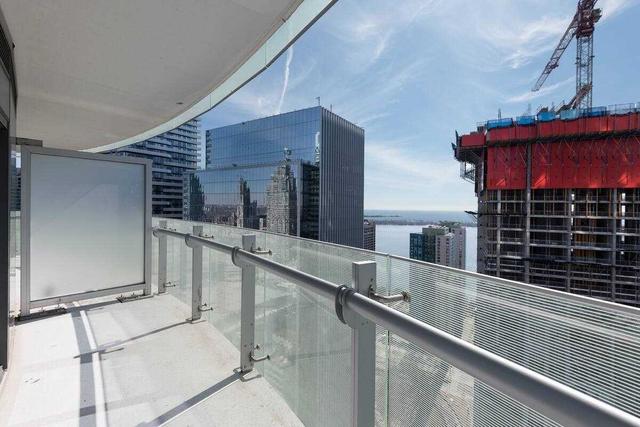 3104 - 14 York St W, Condo with 1 bedrooms, 1 bathrooms and 0 parking in Toronto ON | Image 2