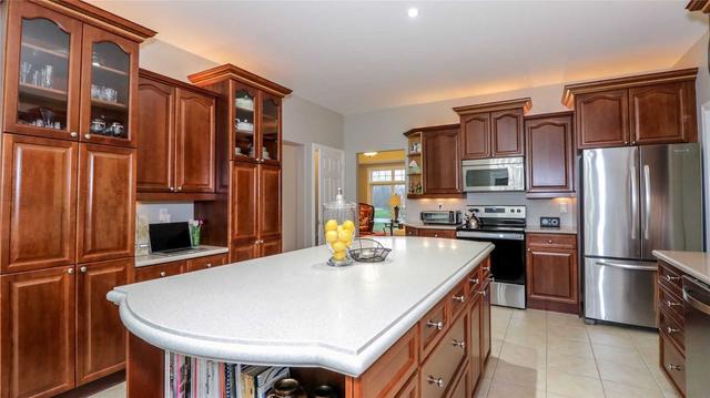 29 Basswood Circ, House detached with 5 bedrooms, 4 bathrooms and 6 parking in Oro Medonte ON | Image 9