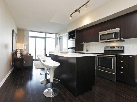 802 - 103 The Queensway Ave, Condo with 1 bedrooms, 1 bathrooms and 1 parking in Toronto ON | Image 1