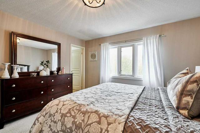 115 Whitefoot Cres, House attached with 3 bedrooms, 3 bathrooms and 3 parking in Ajax ON | Image 2