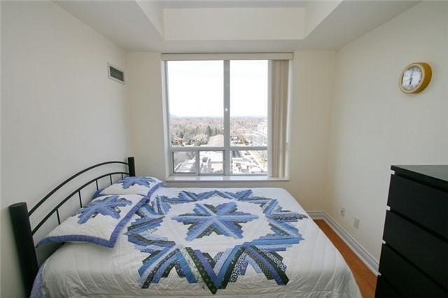 lph7 - 2 Clairtrell Rd, Condo with 3 bedrooms, 2 bathrooms and 1 parking in Toronto ON | Image 6