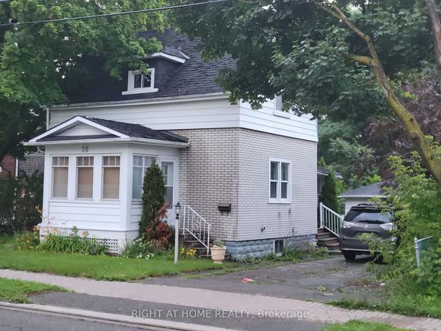 19 Church St S, House detached with 2 bedrooms, 2 bathrooms and 5 parking in Richmond Hill ON | Image 1