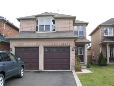3651 Forest Bluff Cres, House detached with 4 bedrooms, 3 bathrooms and 4 parking in Mississauga ON | Image 1