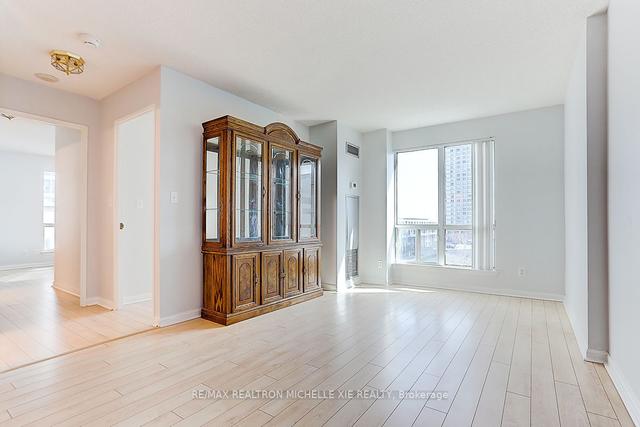 unit503 - 8 Lee Centre Dr, Condo with 2 bedrooms, 2 bathrooms and 1 parking in Toronto ON | Image 7