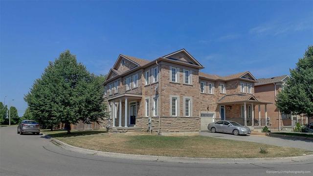 163 Fairlane Cres, House semidetached with 4 bedrooms, 3 bathrooms and 3 parking in Vaughan ON | Image 12