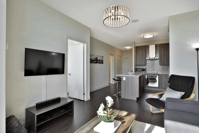 305 - 2081 Fairview St, Condo with 1 bedrooms, 1 bathrooms and 1 parking in Burlington ON | Image 3