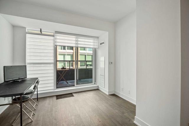309 - 11 Lillian St, Condo with 2 bedrooms, 2 bathrooms and 1 parking in Toronto ON | Image 3