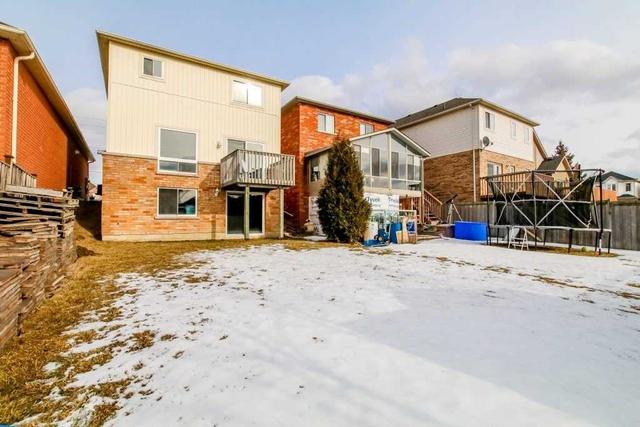 557 Blythwood Sq, House detached with 3 bedrooms, 3 bathrooms and 3 parking in Oshawa ON | Image 15