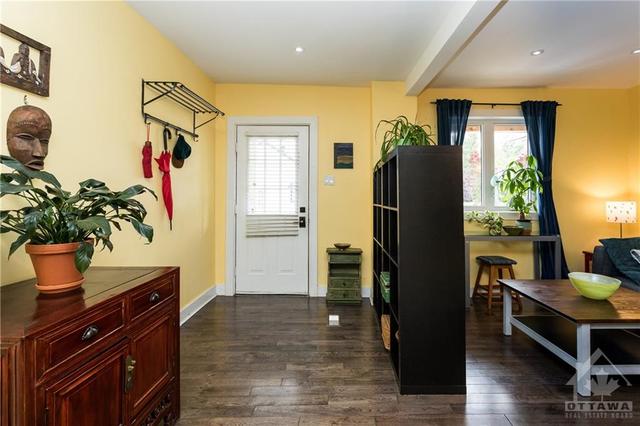 180 Durocher Street, Home with 3 bedrooms, 2 bathrooms and null parking in Ottawa ON | Image 3