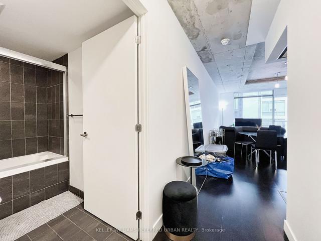 421 - 55 Stewart St, Condo with 1 bedrooms, 1 bathrooms and 0 parking in Toronto ON | Image 31