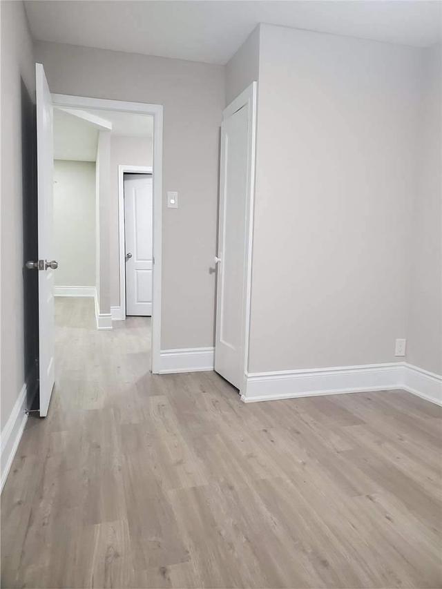 2nd fl - 521 Rogers Rd, House detached with 2 bedrooms, 1 bathrooms and 1 parking in Toronto ON | Image 7
