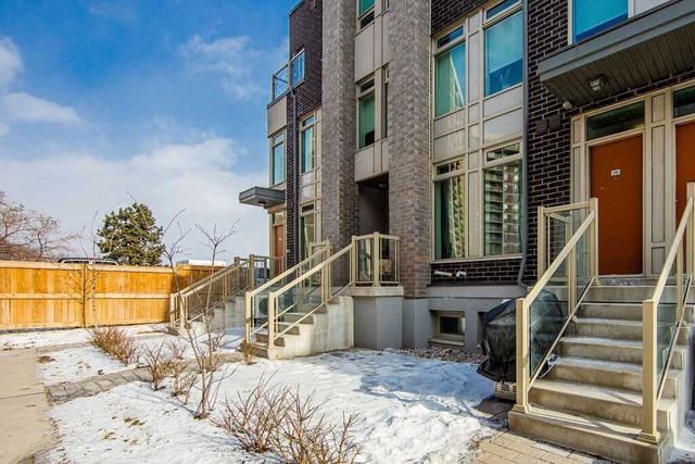 139 - 27 Applewood Lane, Townhouse with 2 bedrooms, 3 bathrooms and 1 parking in Toronto ON | Image 1