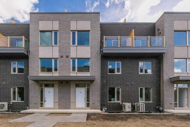 Th23 - 18 Applewood Lane, Townhouse with 3 bedrooms, 3 bathrooms and 1 parking in Toronto ON | Image 1