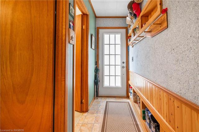 29 Emerson Avenue, House detached with 3 bedrooms, 1 bathrooms and 3 parking in South Bruce Peninsula ON | Image 8