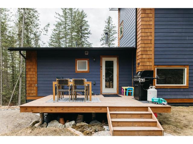 2340 Hedges Road, House detached with 3 bedrooms, 3 bathrooms and null parking in Columbia Shuswap A BC | Image 7