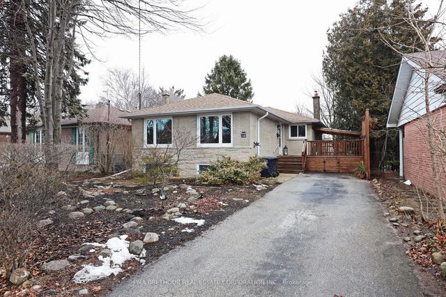 7 Brightside Dr, House detached with 4 bedrooms, 2 bathrooms and 2 parking in Toronto ON | Image 1