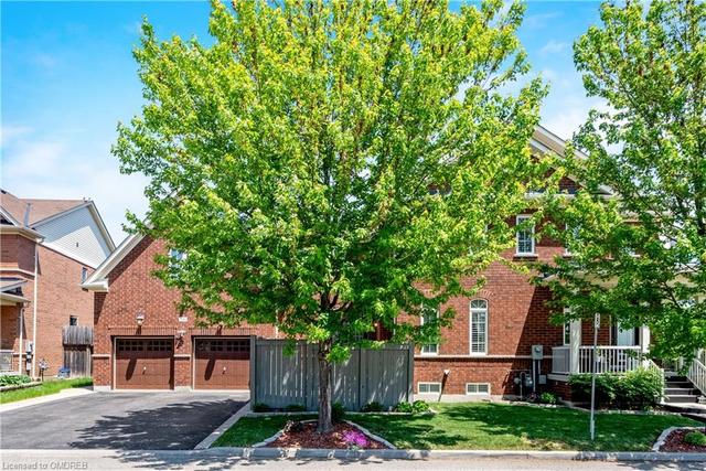 343 Dalgleish Crescent Garden, House semidetached with 4 bedrooms, 3 bathrooms and 6 parking in Milton ON | Image 12