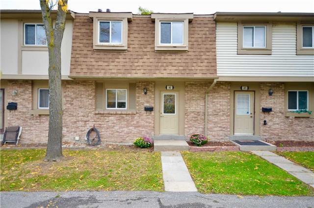 48 - 81 Hansen Rd N, Townhouse with 3 bedrooms, 2 bathrooms and 1 parking in Brampton ON | Image 2