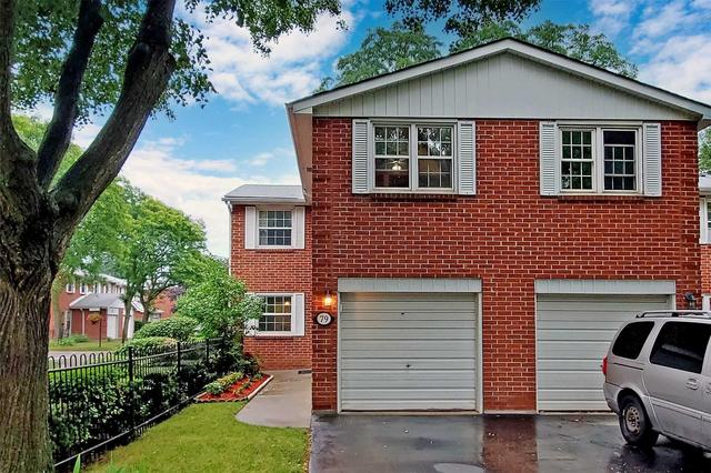 79 Porterfield Cres, Townhouse with 4 bedrooms, 2 bathrooms and 2 parking in Markham ON | Image 1