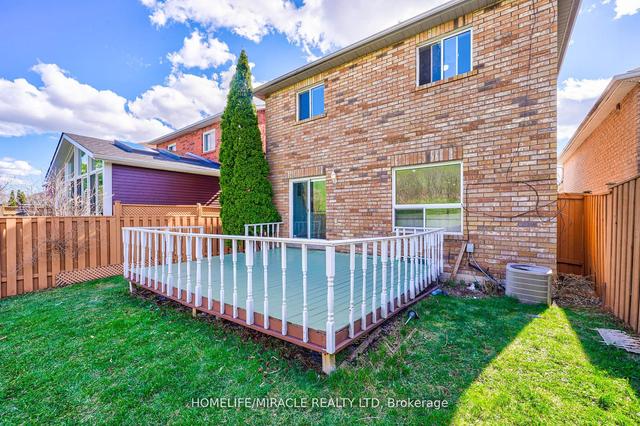 5893 Sidmouth St, House detached with 3 bedrooms, 4 bathrooms and 4 parking in Mississauga ON | Image 33