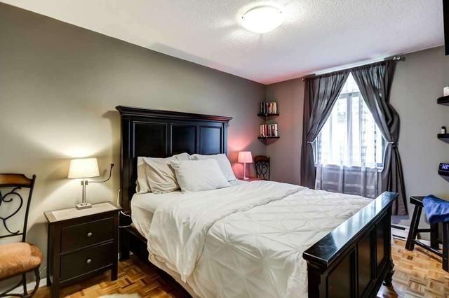2-104 - 50 Old Kingston Rd, Condo with 2 bedrooms, 1 bathrooms and 1 parking in Toronto ON | Image 3