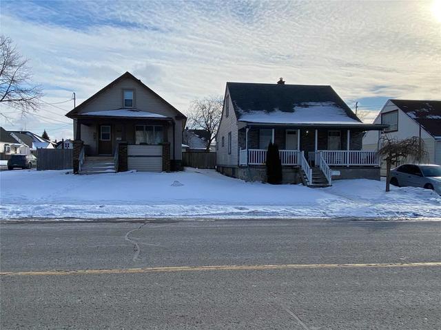 5424 Mcrae St, House detached with 3 bedrooms, 1 bathrooms and 4 parking in Niagara Falls ON | Image 2