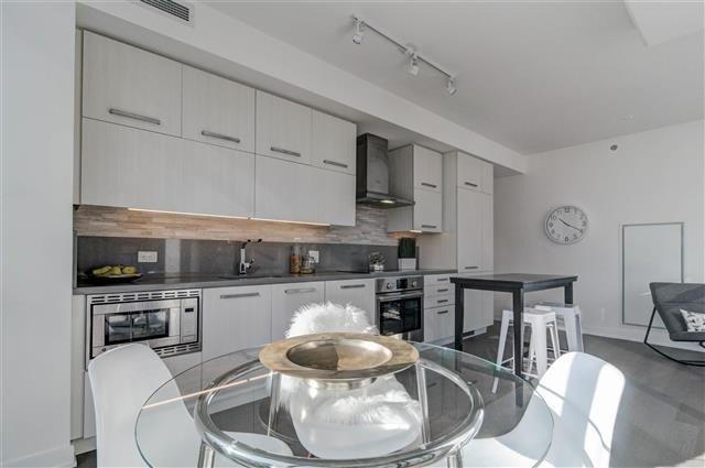 710 - 15 Beverley St, Condo with 2 bedrooms, 2 bathrooms and 1 parking in Toronto ON | Image 8