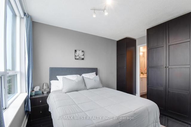 602 - 17 Barberry Pl, Condo with 2 bedrooms, 2 bathrooms and 1 parking in Toronto ON | Image 10