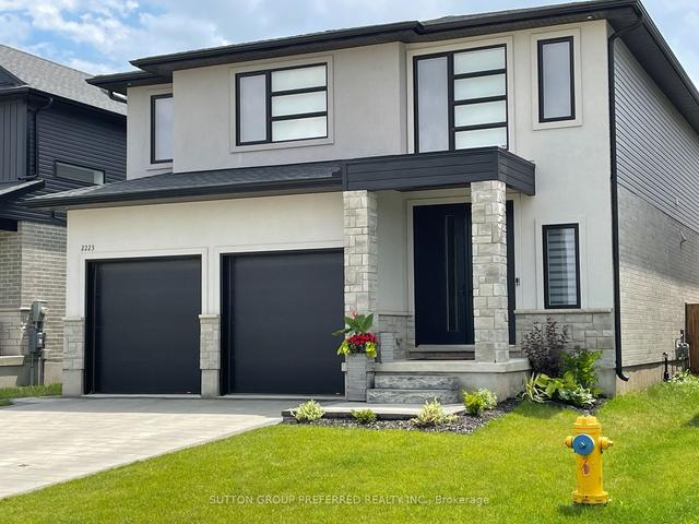2223 Linkway Blvd, House detached with 4 bedrooms, 3 bathrooms and 6 parking in London ON | Image 1