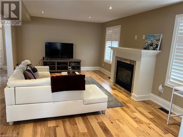 6505 Armelina Crescent, House detached with 4 bedrooms, 3 bathrooms and 6 parking in Niagara Falls ON | Image 11
