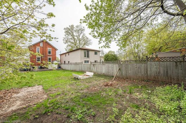 110 Toronto Street, House detached with 4 bedrooms, 2 bathrooms and null parking in Guelph ON | Image 10