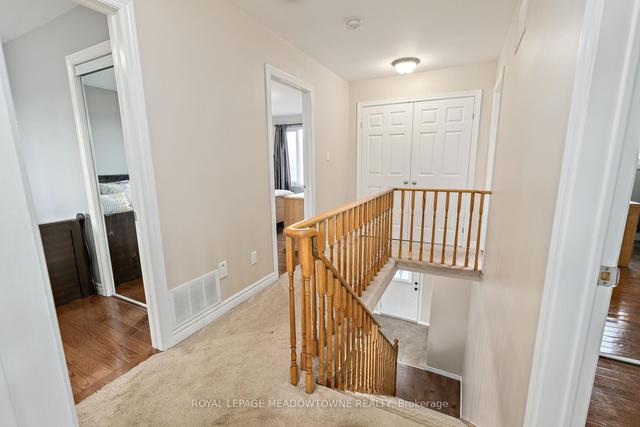 32 Cotswold Crt, House detached with 4 bedrooms, 3 bathrooms and 6 parking in Halton Hills ON | Image 16