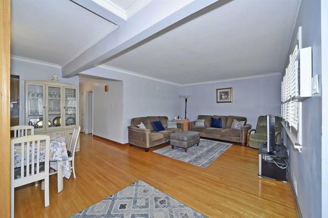 14 Woodridge Crt, House detached with 3 bedrooms, 2 bathrooms and 3 parking in Toronto ON | Image 32