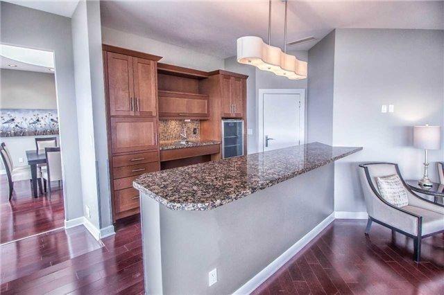 Uph1 - 45 Kingsbridge Garden Circ, Condo with 2 bedrooms, 3 bathrooms and 2 parking in Mississauga ON | Image 7