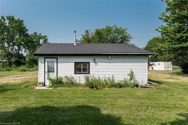 20666 Colby Road, House detached with 2 bedrooms, 1 bathrooms and null parking in Chatham Kent ON | Image 1