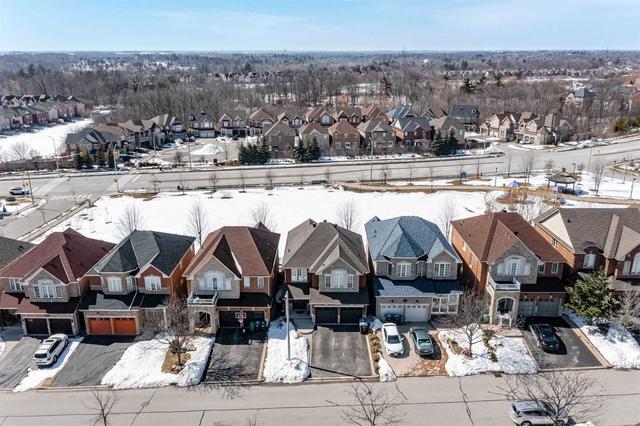 9 Oblate Cres, House detached with 4 bedrooms, 3 bathrooms and 6 parking in Brampton ON | Image 12