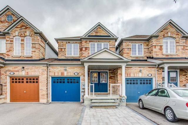 7 Summit Dr, House attached with 3 bedrooms, 4 bathrooms and 3 parking in Vaughan ON | Image 1
