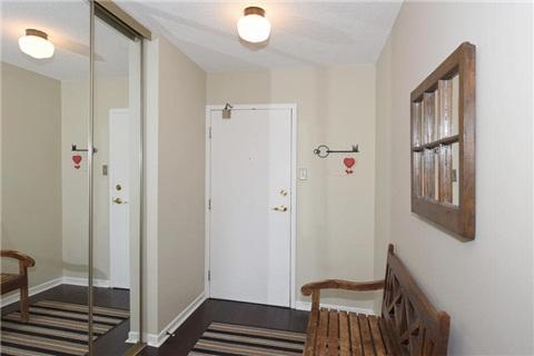 1405 - 62 Wellesley St W, Condo with 2 bedrooms, 2 bathrooms and 1 parking in Toronto ON | Image 4